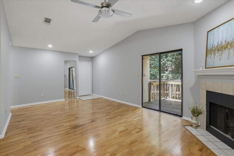 2 bedroom Condominium at 1571 Stone Road, Wood Ridge Condominiums, Tallahassee — photo 4