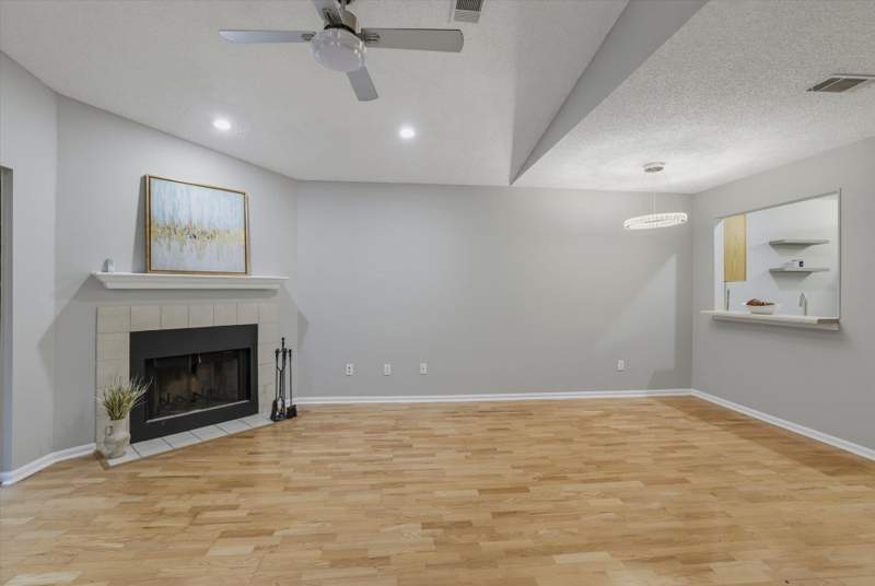 2 bedroom Condominium at 1571 Stone Road, Wood Ridge Condominiums, Tallahassee — photo 5