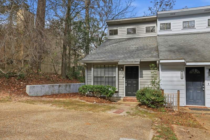 2 bedroom Townhouse at 2658 Millbank Drive, Meeting Street Unrec, Tallahassee — photo 2