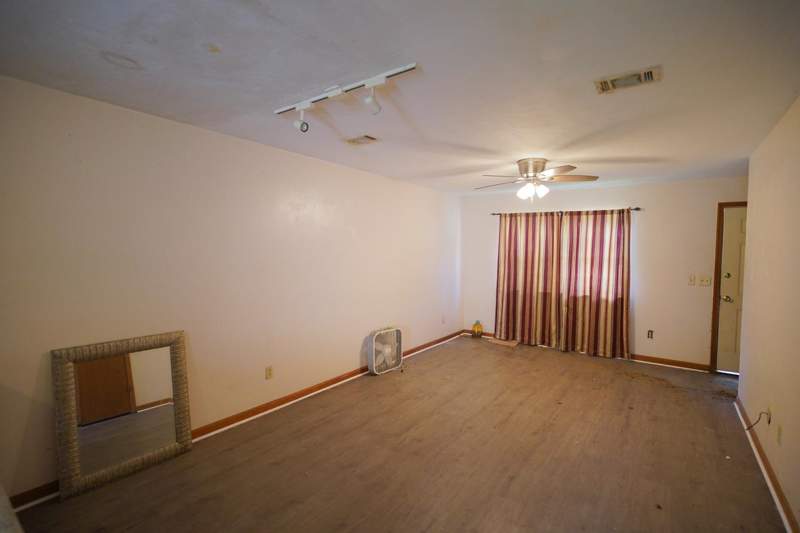 2 bedroom Townhouse at 1800 Jackson Bluff Road, Indian Oaks West, Tallahassee — photo 3