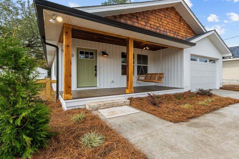 3 bedroom Detached at 900 Circle Drive, Northside, Havana — photo 2