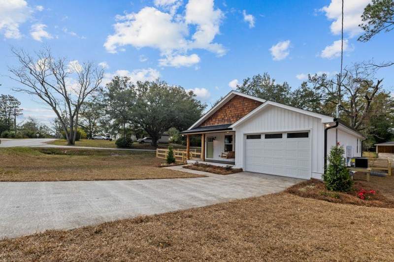 3 bedroom Detached at 900 Circle Drive, Northside, Havana — photo 4