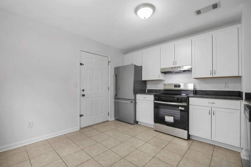 2 bedroom Townhouse at 2331 Hartsfield Way, Shadowlawn Cluster Homes, Tallahassee — photo 4