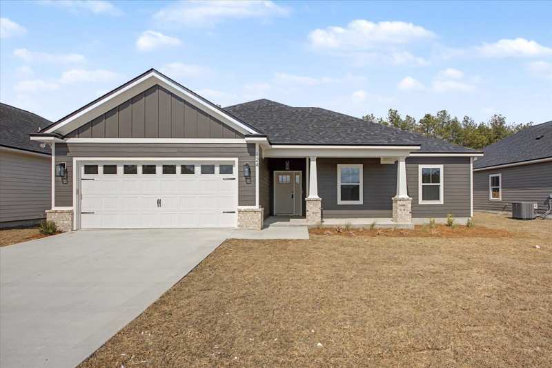 4 bedroom Detached at 124 Divine Loop, Pleasant Ridge, Crawfordville — photo 1