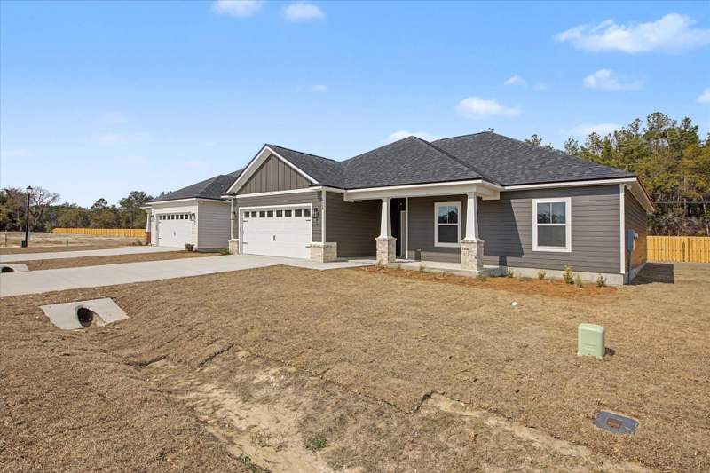 4 bedroom Detached at 124 Divine Loop, Pleasant Ridge, Crawfordville — photo 3