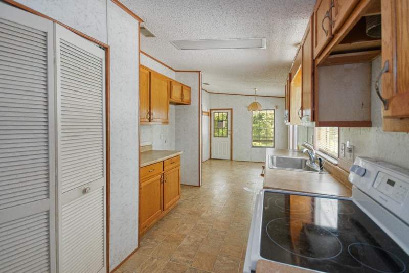 3 bedroom ManufacturedHome at 93 Stoney Lane, Crawfordville, Crawfordville — photo 5