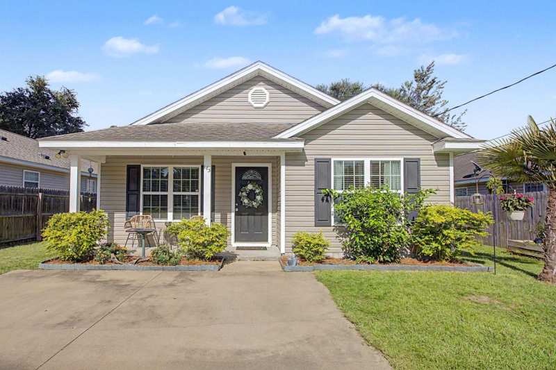 3 bedroom Detached at 143 Tafflinger Road, Magnolia Gardens, Crawfordville — photo 1