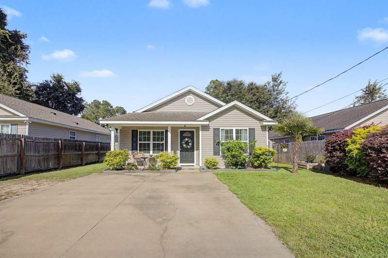 3 bedroom Detached at 143 Tafflinger Road, Magnolia Gardens, Crawfordville — photo 2