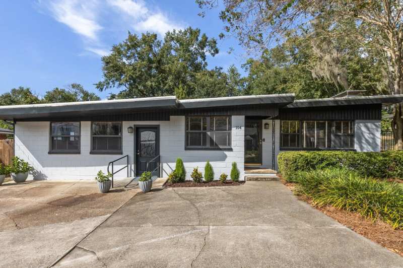3 bedroom Detached at 104 W 4Th Avenue, Grove Court, Tallahassee — photo 1