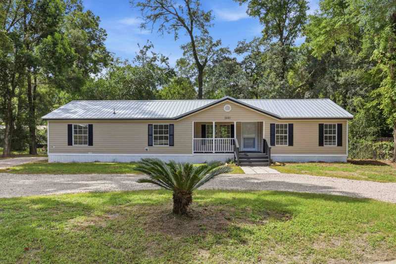 3 bedroom ManufacturedHome at 1440 Jake Drive, Rainbow Acres, Tallahassee — photo 1