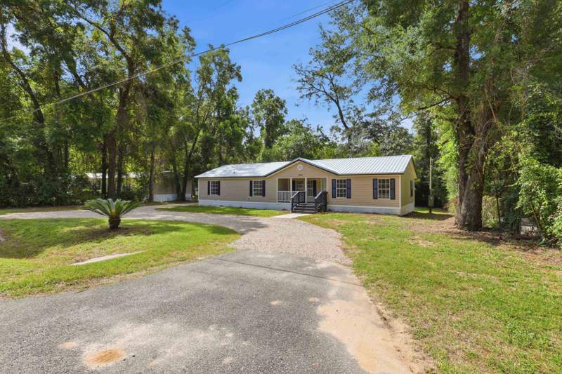 3 bedroom ManufacturedHome at 1440 Jake Drive, Rainbow Acres, Tallahassee — photo 2