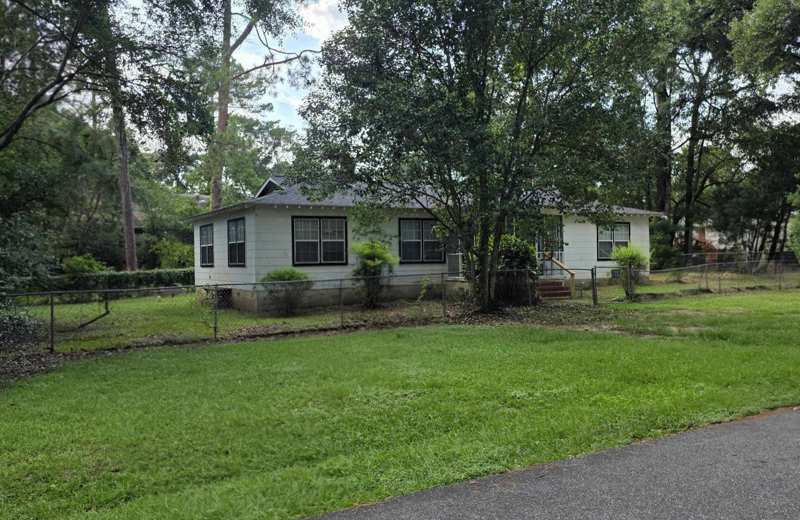 bedroom MultiFamily at 910 Wadsworth Street, Westview, Tallahassee — photo 1
