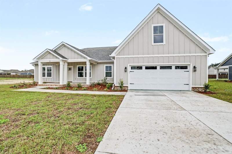 4 bedroom Detached at 19 Shelby Drive, Palmetto, Crawfordville — photo 2