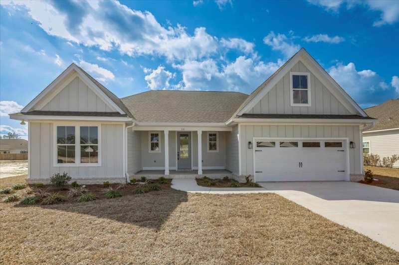 4 bedroom Detached at 43 Windsor Way, Chadwick Estates, Crawfordville — photo 1