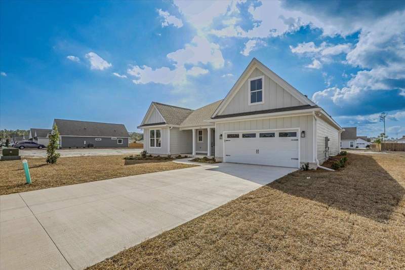 4 bedroom Detached at 43 Windsor Way, Chadwick Estates, Crawfordville — photo 2