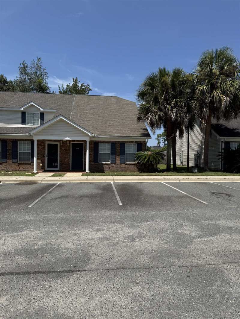 3 bedroom Townhouse at 20A Guinevere Lane, Camelot, Crawfordville — photo 1