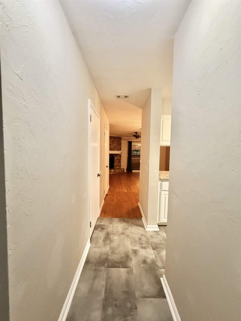 2 bedroom Townhouse at 1814 Lilac Drive, Emerald Terrace, Tallahassee — photo 2
