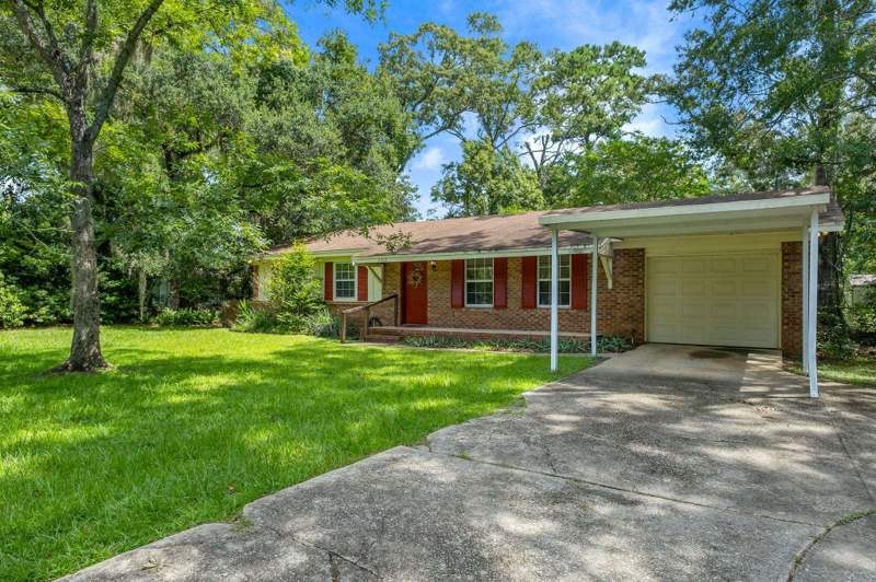 3 bedroom Detached at 2003 Old Bainbridge Road, Town N Country Park, Tallahassee — photo 2