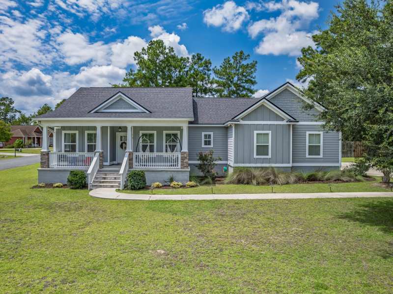 4 bedroom Detached at 19 Mallard Pond Circle, Maallard Pond, Crawfordville — photo 1