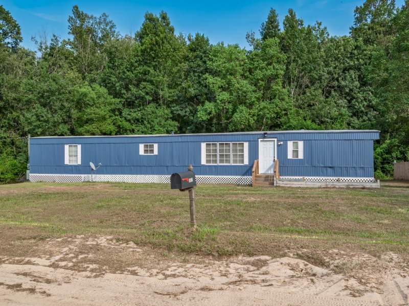 3 bedroom ManufacturedHome at 5071 BoxWood Lane, Box Wood Estates, Tallahassee — photo 3