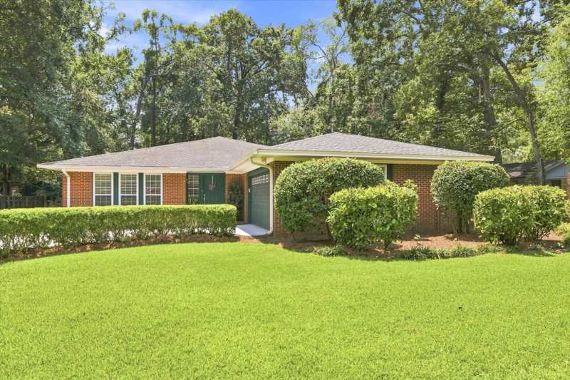 4 bedroom Detached at 2293 Hampshire Way, Shannon Forest, Tallahassee — photo 1