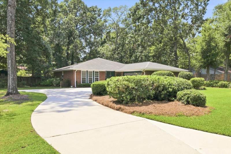 4 bedroom Detached at 2293 Hampshire Way, Shannon Forest, Tallahassee — photo 4