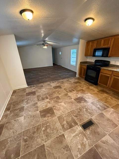 3 bedroom ManufacturedHome at 1427 Rita Road, Paradise Village East, Tallahassee — photo 4