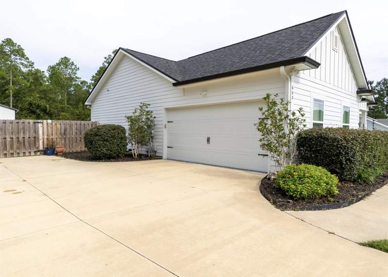 3 bedroom Detached at 603 Parkside Circle, The Park, Crawfordville — photo 3