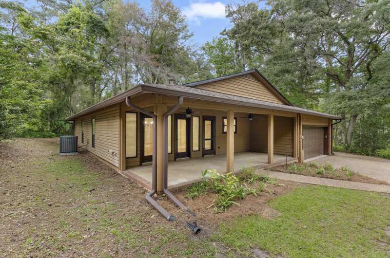 4 bedroom Detached at 405 Nottingham Court, Linene Woods, Tallahassee — photo 1