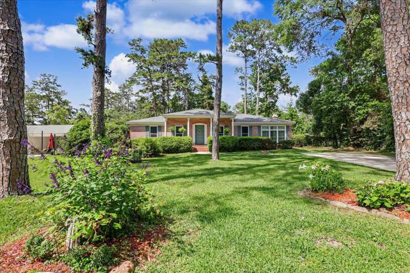 3 bedroom Detached at 2204 Woodbine Drive, Wallwood Heights, Tallahassee — photo 1