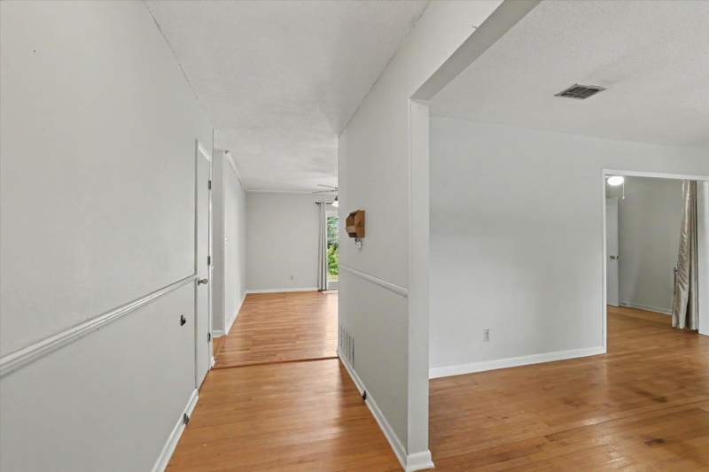 3 bedroom Detached at 2204 Woodbine Drive, Wallwood Heights, Tallahassee — photo 4