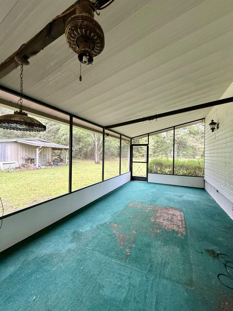 3 bedroom ManufacturedHome at 10247 Rebel Circle, Natural Bridge Acres, Tallahassee — photo 4