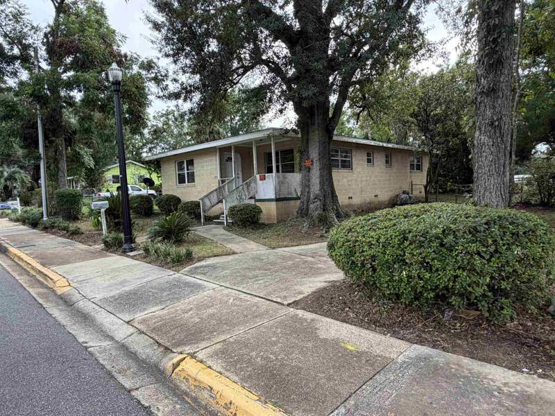 3 bedroom Detached at 2104 Saxon Street, Bond South, Tallahassee — photo 2