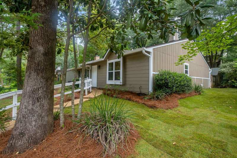 2 bedroom Townhouse at 151 W Whetherbine Way, Breckenridge on Park, Tallahassee — photo 1