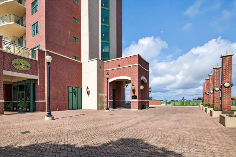 2 bedroom Condominium at 300 S Duval #911 Street, Plaza Tower, Tallahassee — photo 3