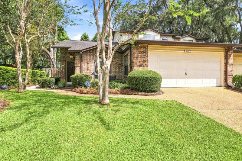 2 bedroom Townhouse at 1400 Denholm Drive, Lucerne at Woodlands, Tallahassee — photo 2