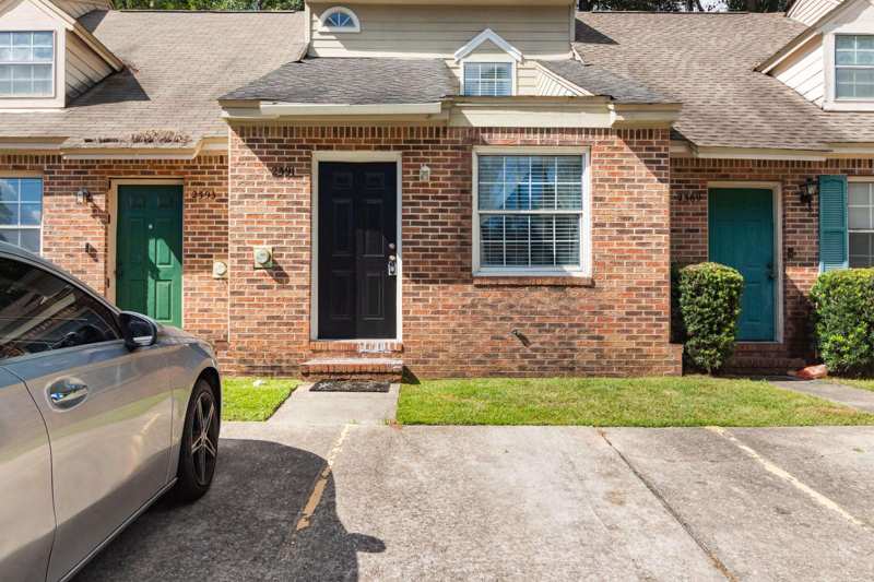 3 bedroom Townhouse at 2391 Parrot Lane, Viilas of Westridge Phase 2, Tallahassee — photo 1