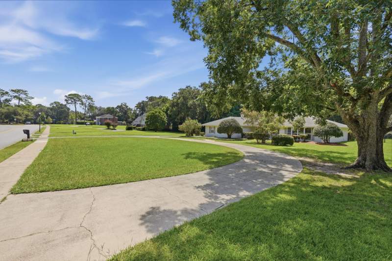 3 bedroom Detached at 2325 Killarney Way, Killearn Estates, Tallahassee — photo 3