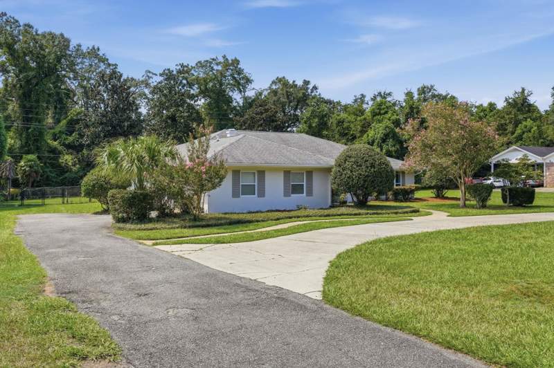 3 bedroom Detached at 2325 Killarney Way, Killearn Estates, Tallahassee — photo 4