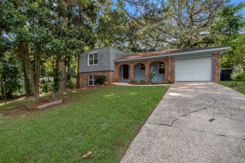 3 bedroom Detached at 1709 Salmon Drive, Astoria Park Unit No 1, Tallahassee — photo 1