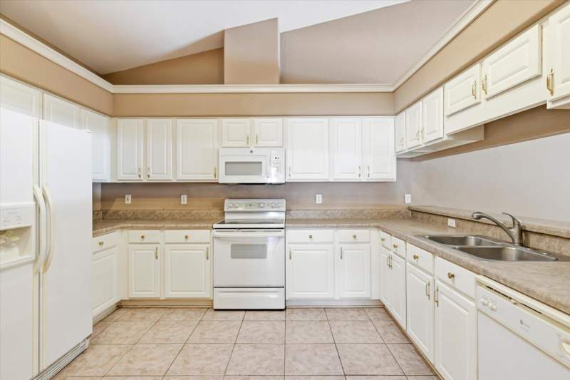 3 bedroom Townhouse at 1016 Landings Loop, Piney Z Phase 6, Tallahassee — photo 4