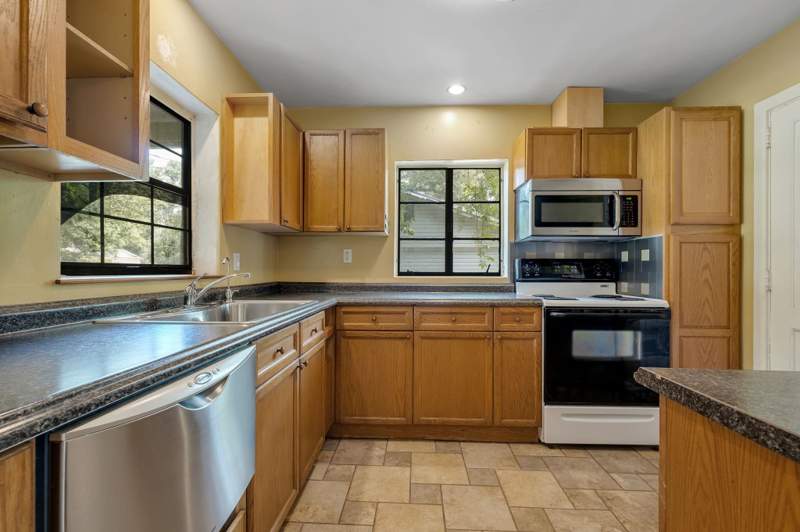 2 bedroom Detached at 3822 Roswell Drive, Seminole Manor, Tallahassee — photo 2
