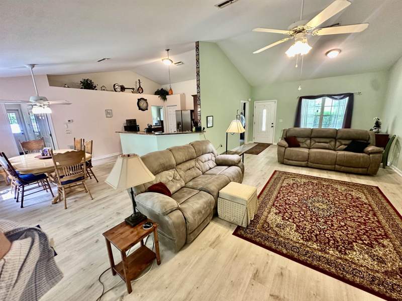 3 bedroom Detached at 1661 Beaver Creek Drive, Reston, Havana — photo 4