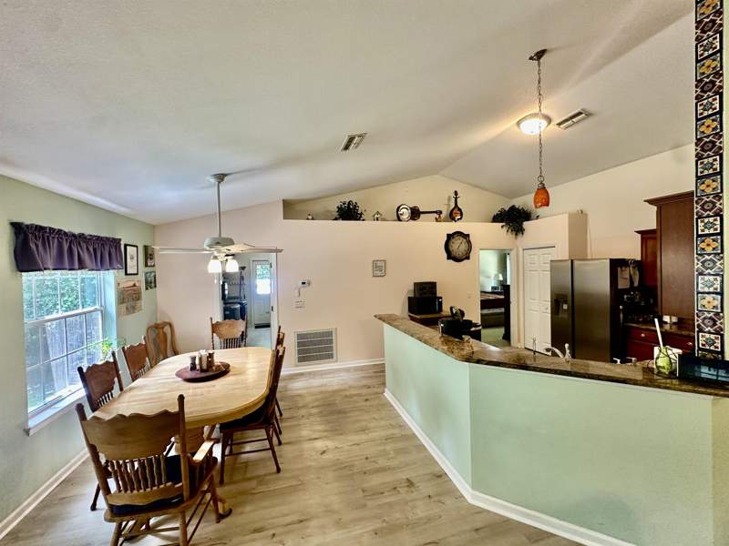 3 bedroom Detached at 1661 Beaver Creek Drive, Reston, Havana — photo 5