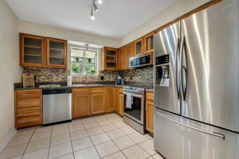 8381 Hunters Ridge Trail, Tallahassee FL - photo 12 of 43