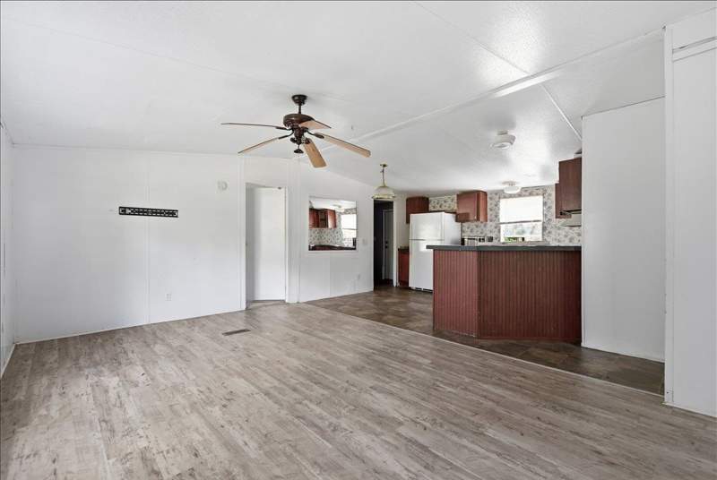 3 bedroom ManufacturedHome at 4855 Debby Street, Carlton Springs Sub, Perry — photo 3