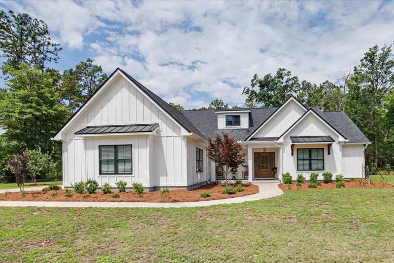 4 bedroom Detached at 131 Sellars Drive, Sellars Crossing, Crawfordville — photo 1