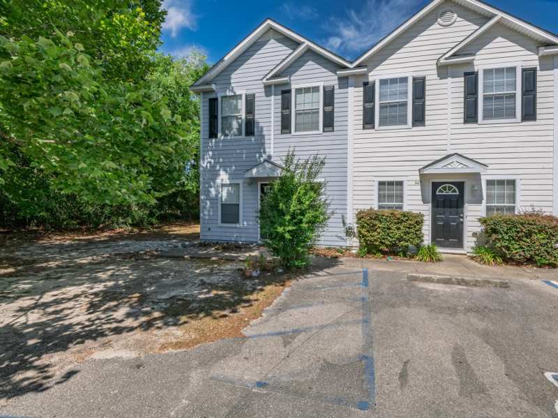 2 bedroom Townhouse at 30 Old Courthouse Way, Old Courthouse Square, Other — photo 1