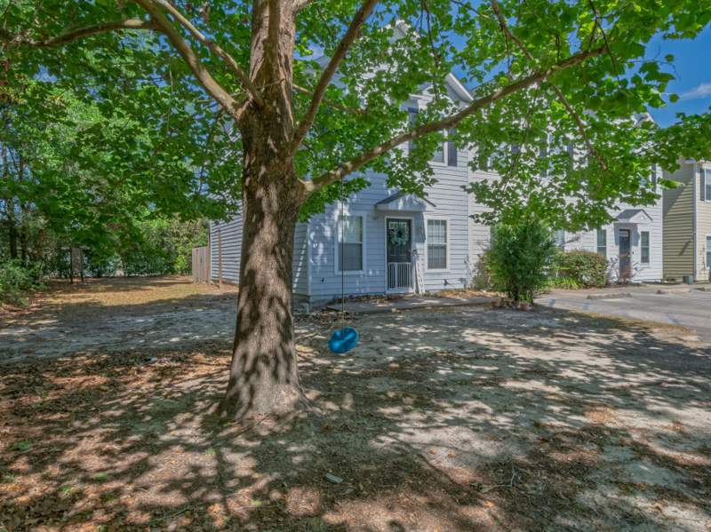 2 bedroom Townhouse at 30 Old Courthouse Way, Old Courthouse Square, Other — photo 2
