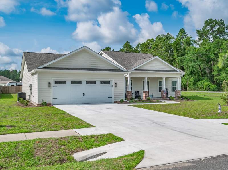 4 bedroom Detached at 5 Windsor Way, Chadwick Estates Ph2, Other — photo 2